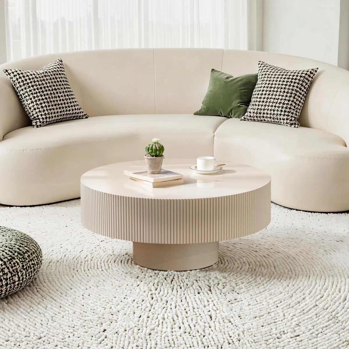 Moderner Geriffelter Runder Holz-Couchtisch, Beige 78,5 cm