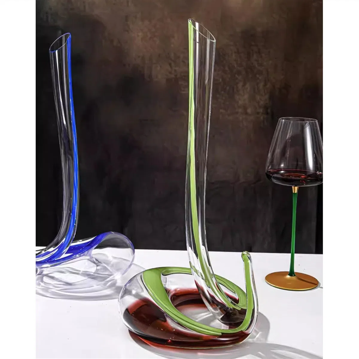 Handgefertigter, kreativer, bleifreier Kristall-Weinkühler in Schlangenform, Premium-Glas, Rotweingläser, Heimgebrauch, schnelles Aufwachen des Weins Geschenkidee für Weinliebhaber(Red)